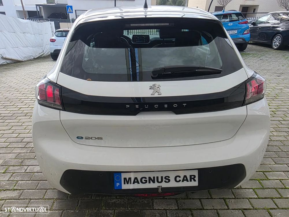 Peugeot e-208 Allure - 6