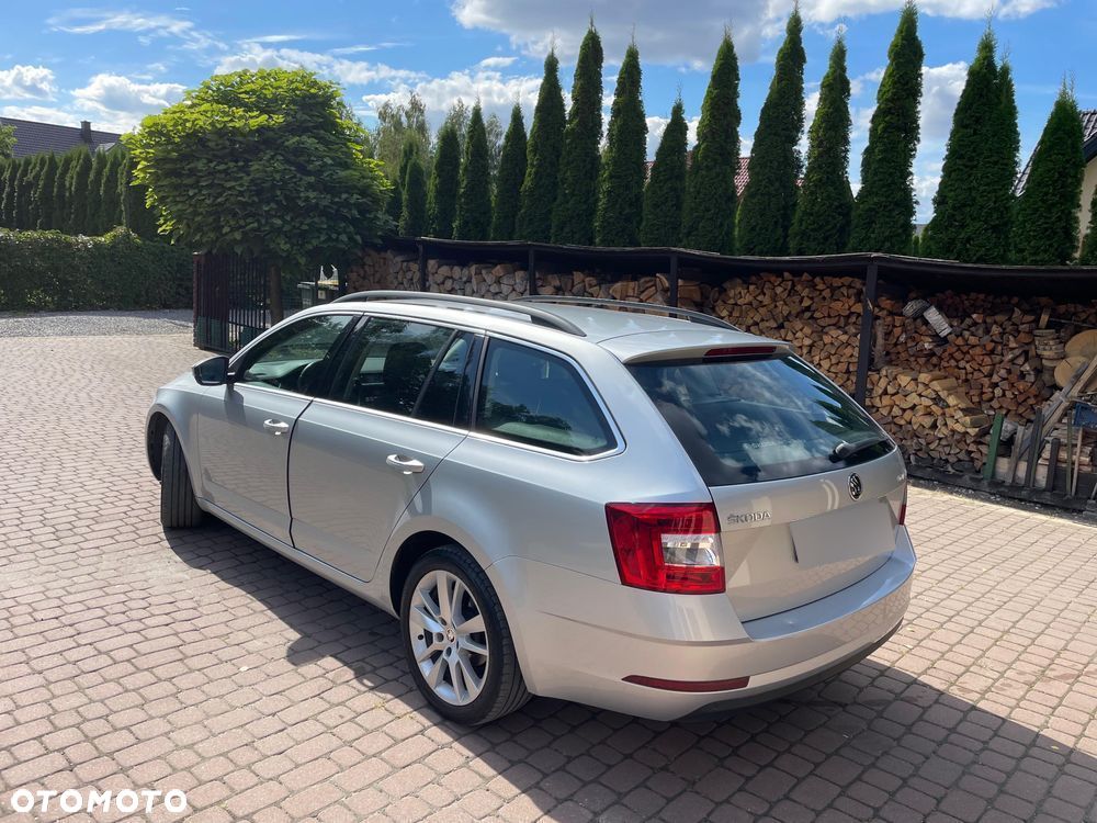 Skoda Octavia 2.0 TDI SCR Style DSG - 6