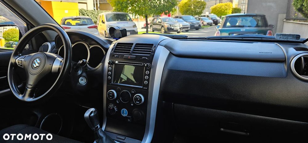 Suzuki Grand Vitara 2.0 De luxe - 6