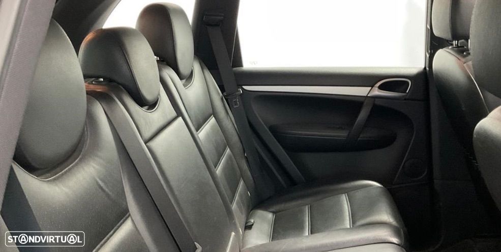 Porsche Cayenne Tiptronic - 12