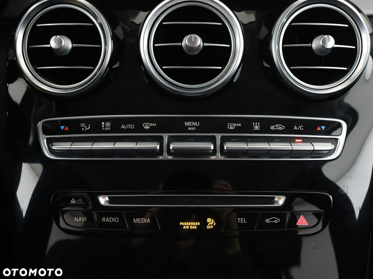 Mercedes-Benz GLC 350 e 4Matic 7G-TRONIC AMG Line - 27