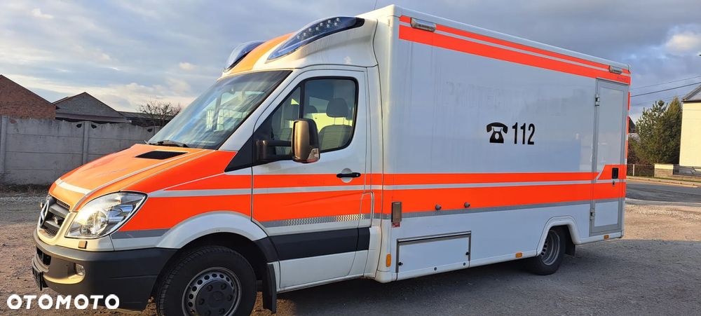 Mercedes-Benz 519 - 9