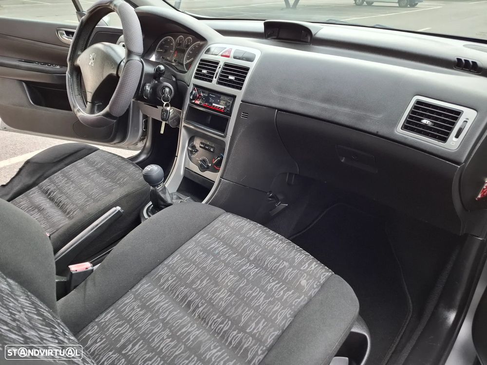 Peugeot 307 1.4 HDi XT Premium - 17