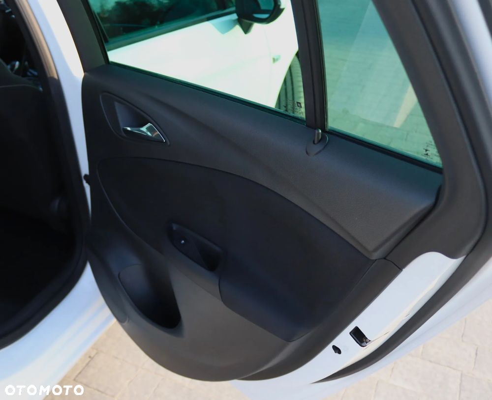 Opel Astra 1.6 D (CDTI) Start/Stop Dynamic - 30