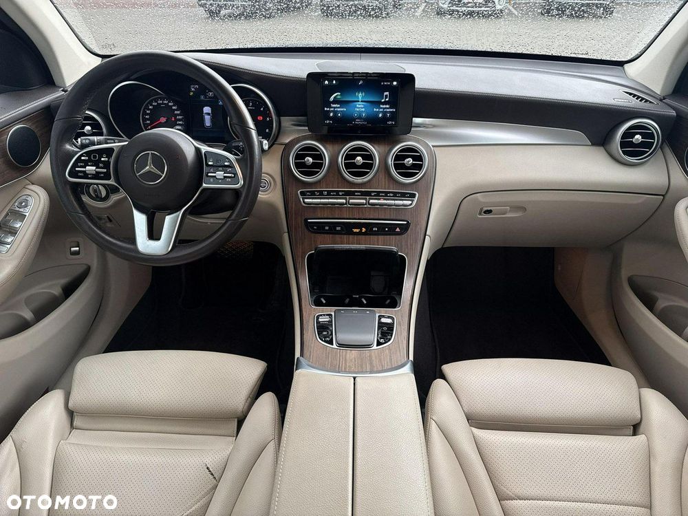 Mercedes-Benz GLC - 24