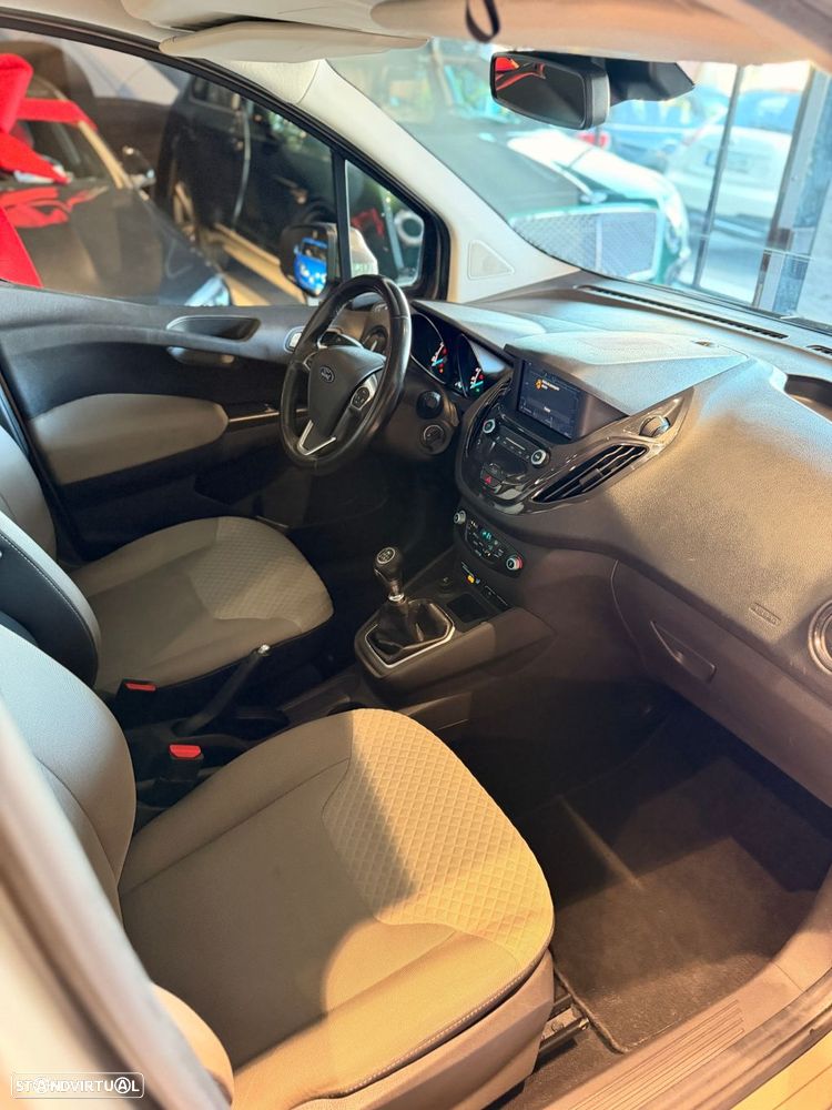 Ford Tourneo Courier 1.0 EcoBoost Titanium - 23