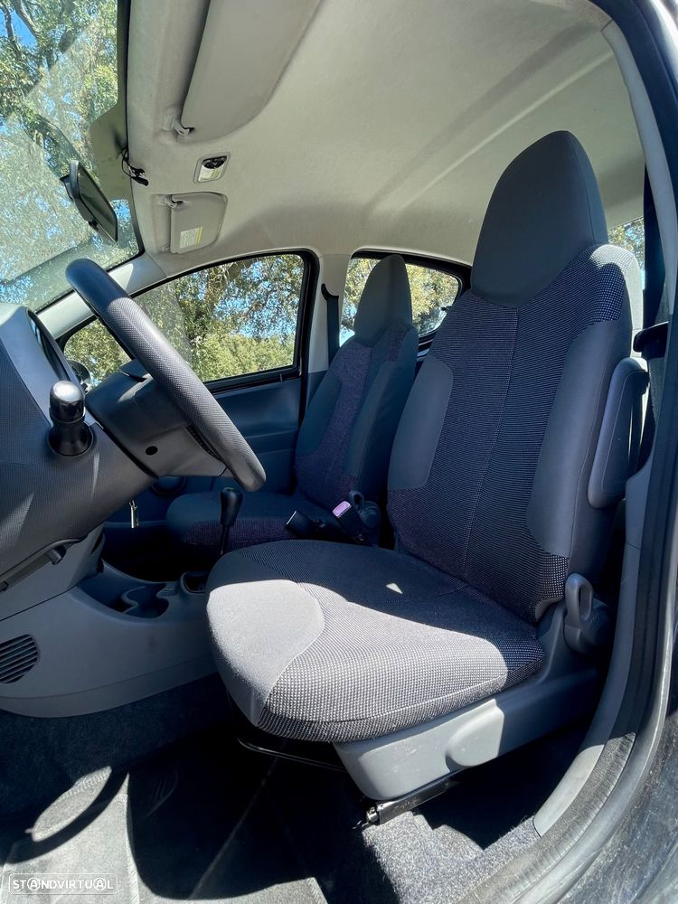 Peugeot 107 1.0 Urban - 11