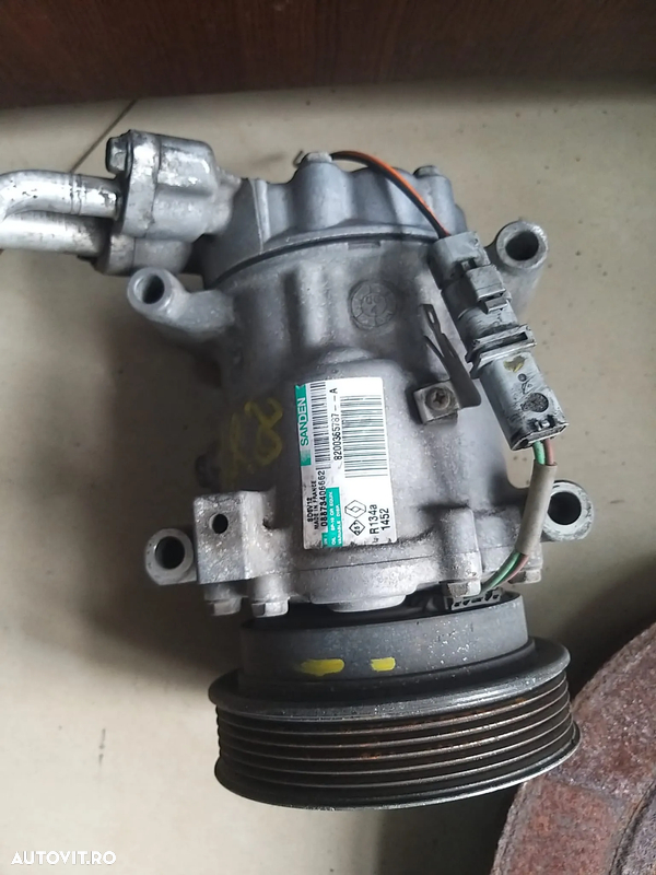 Compressor AC cod: 8200365787 pentru Renault Clio 3 1.5 DCI