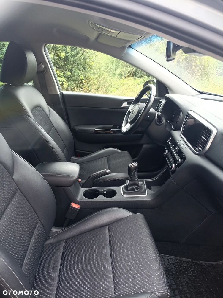 Kia Sportage 1.6 GDI Black Edition 2WD - 9