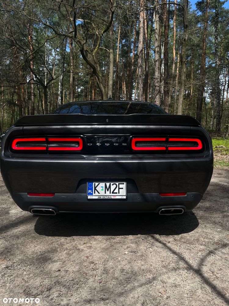 Dodge Challenger - 7