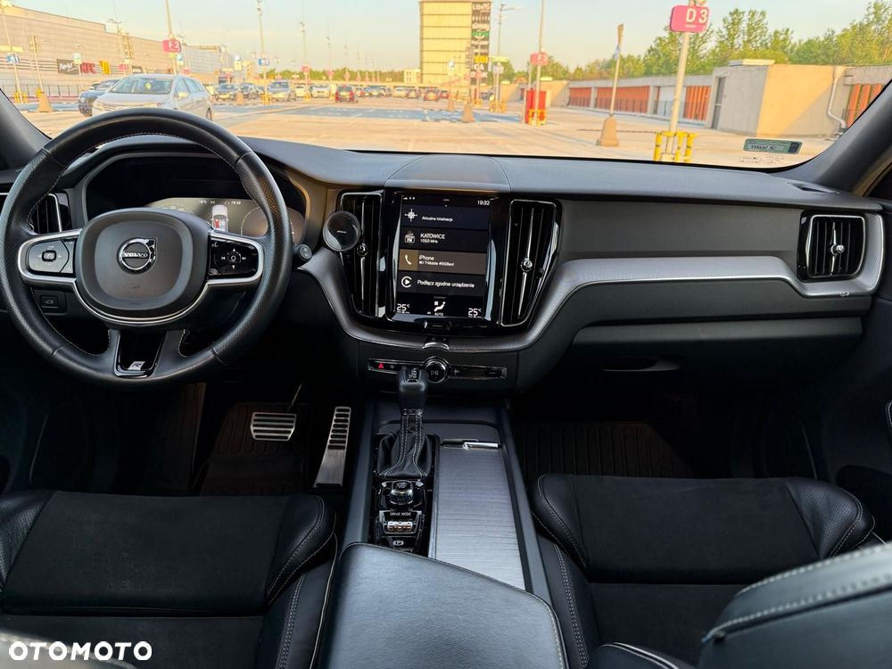Volvo XC 60 D4 R-Design - 9
