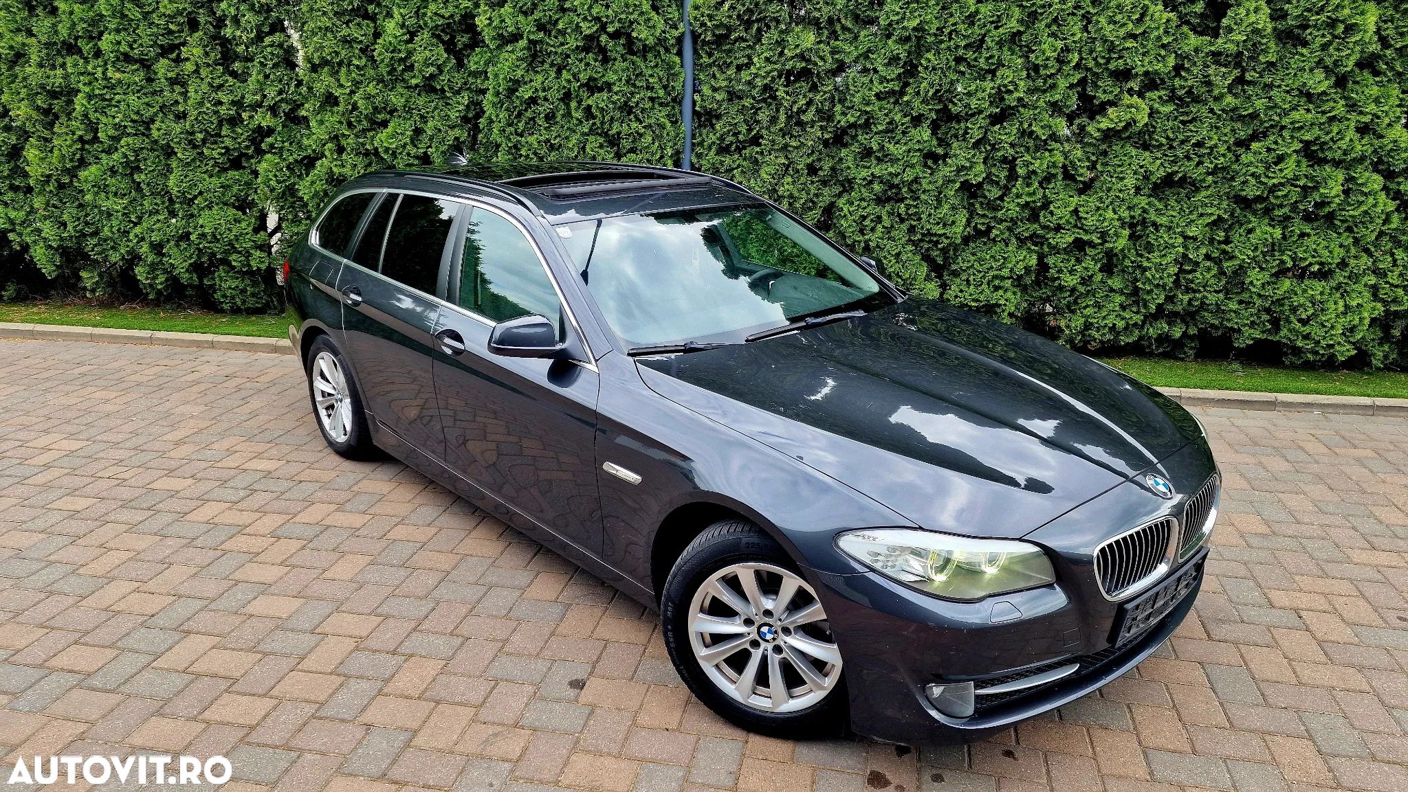 BMW Seria 5 520d Touring Sport-Aut. - 1