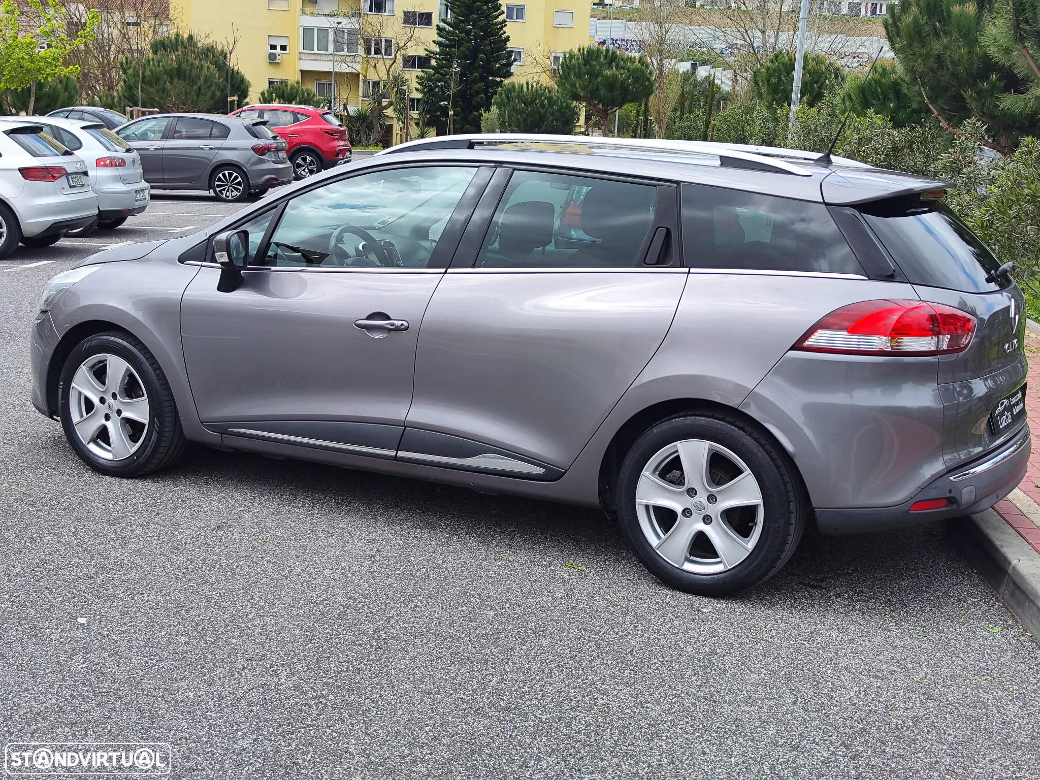 Renault Clio Sport Tourer 1.5 dCi Dynamique S - 11