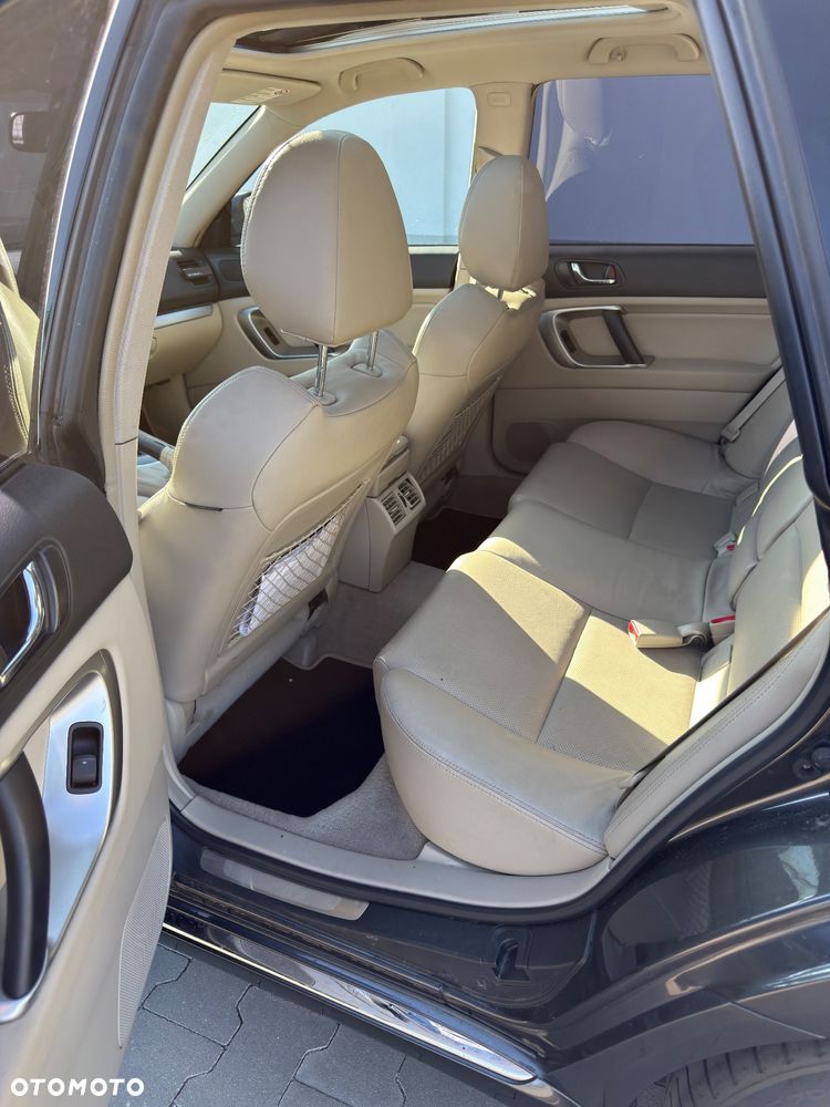 Subaru Legacy 3.0RA 000 - 18