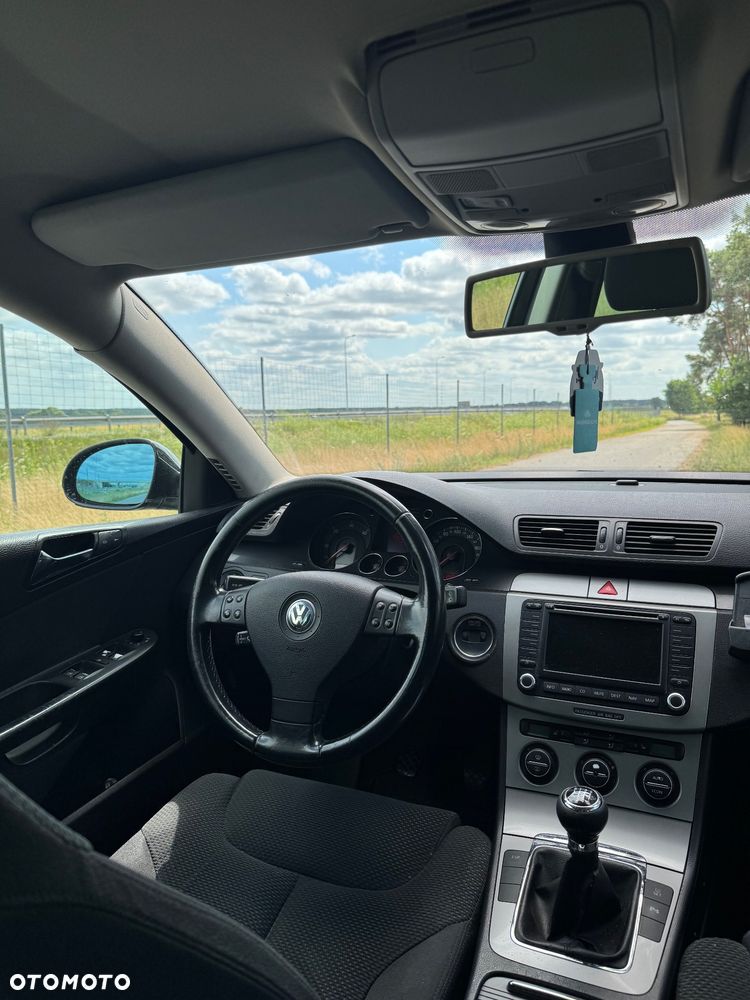 Volkswagen Passat 2.0 TDI Highline - 9