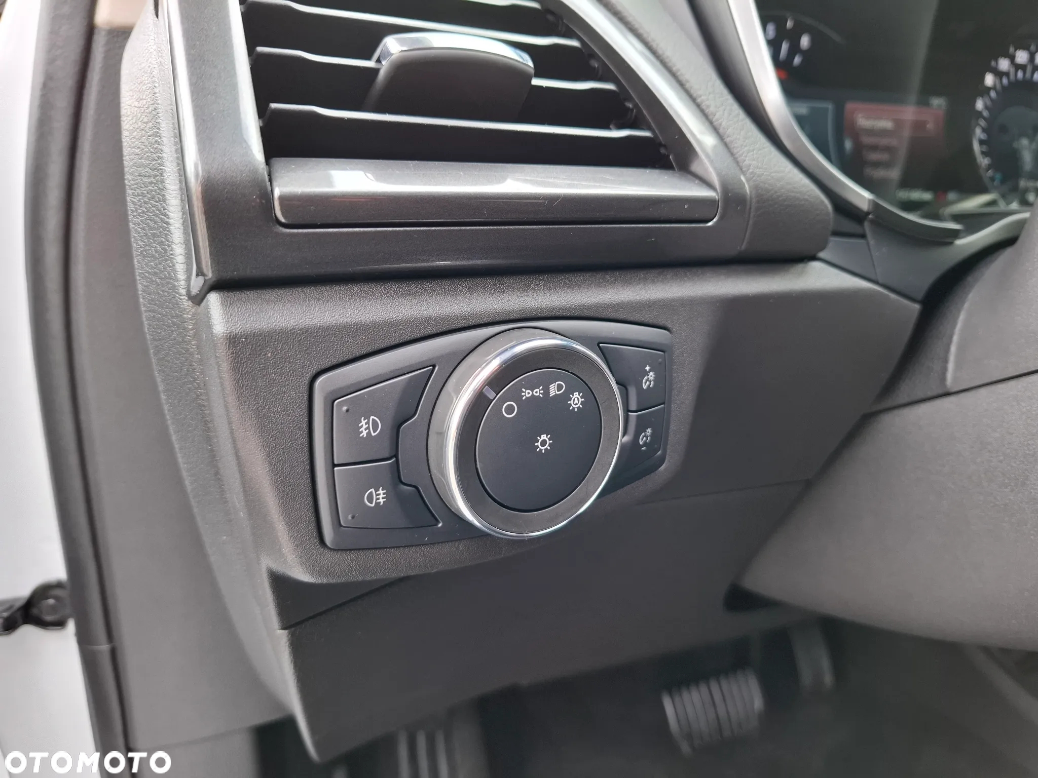 Ford Mondeo 2.0 EcoBlue Titanium - 16