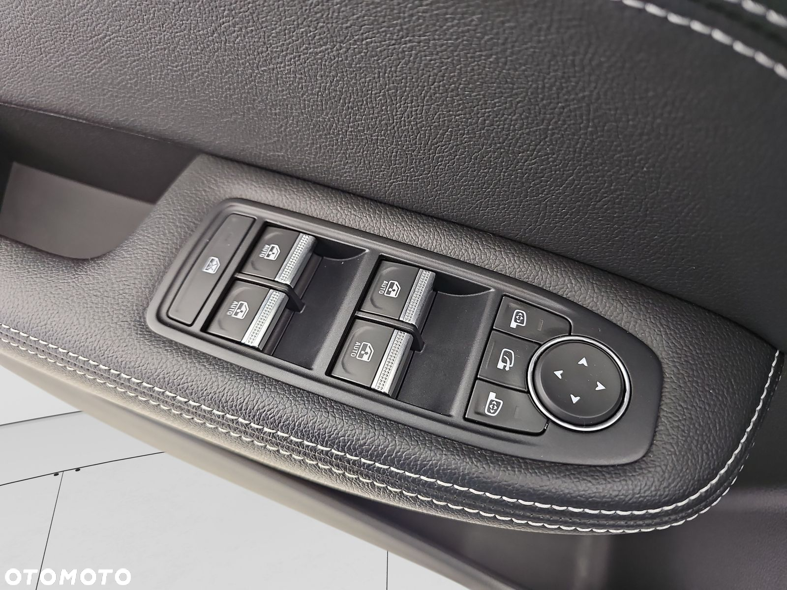 Renault Arkana 1.6 E-TECH Techno MMT - 11