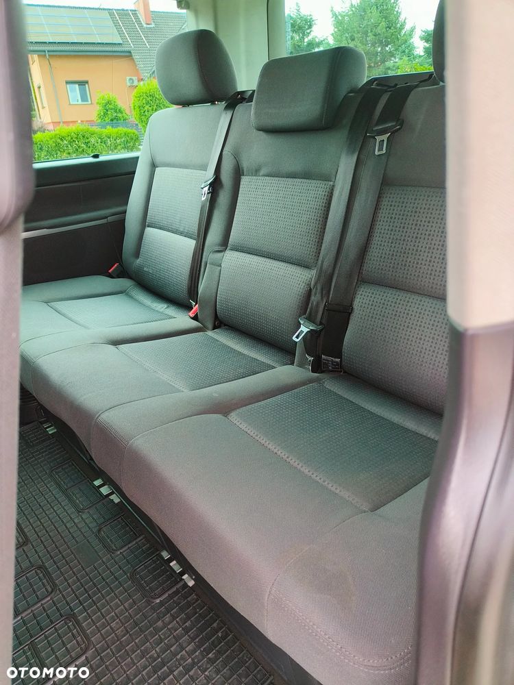 Volkswagen Multivan - 12