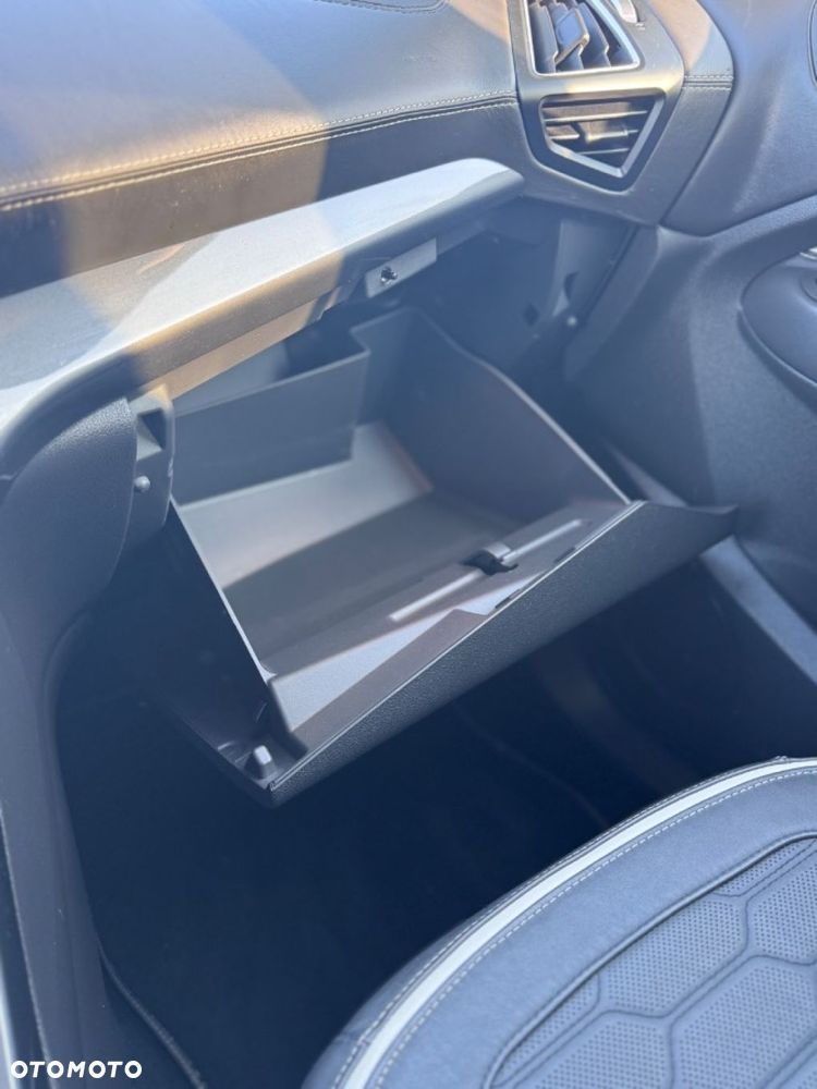 Ford Kuga - 35
