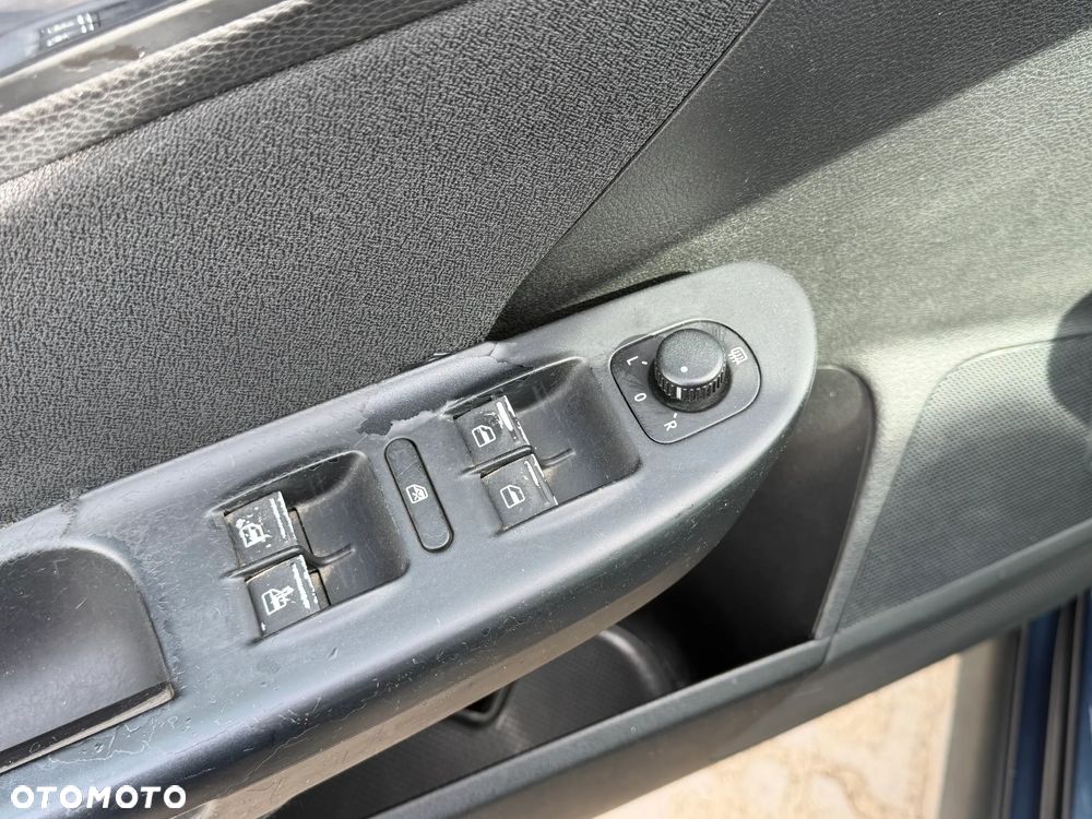 Volkswagen Passat - 14