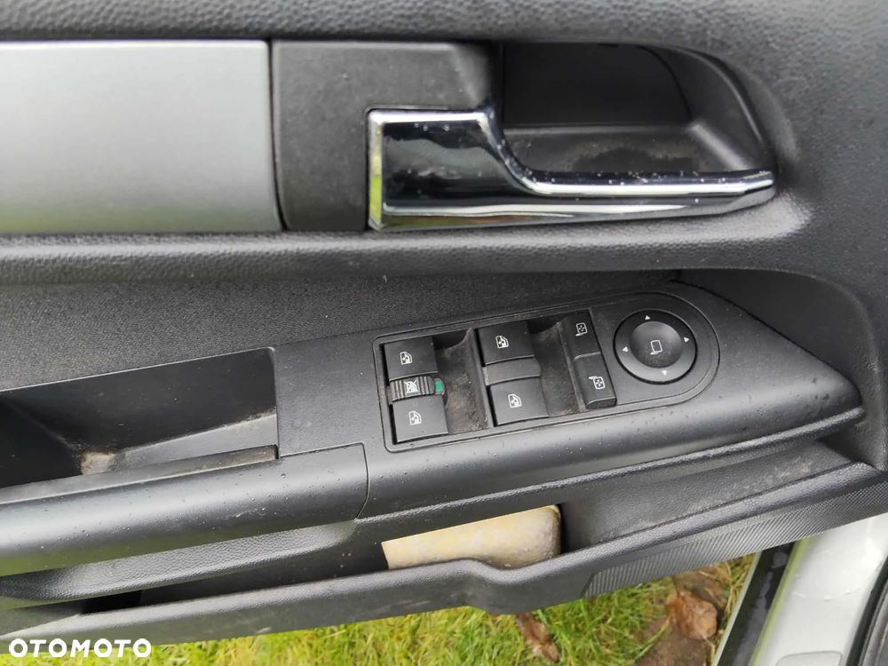 Opel Astra III 1.7 CDTI - 9