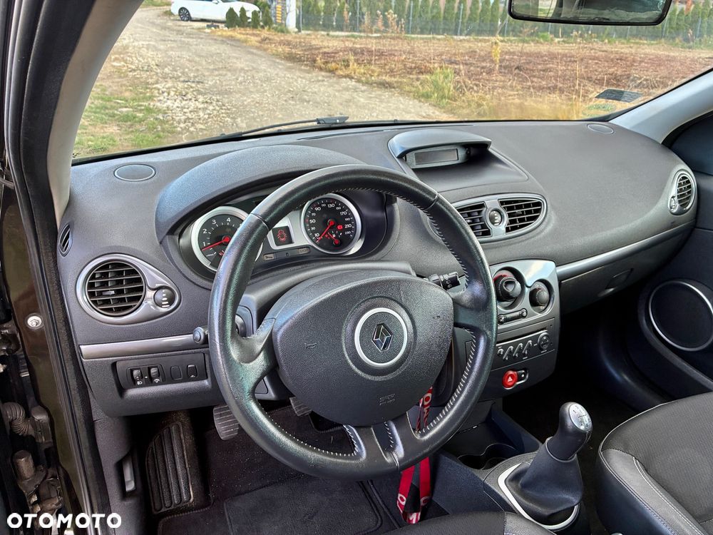 Renault Clio - 28
