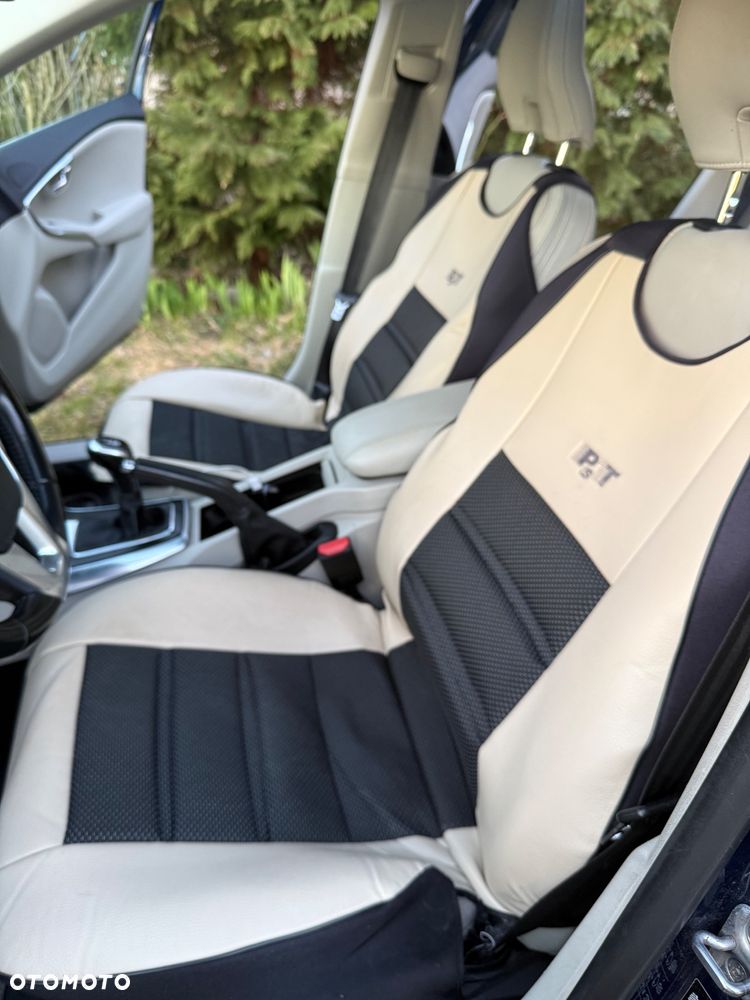 Volvo V40 D4 Ocean Race - 13