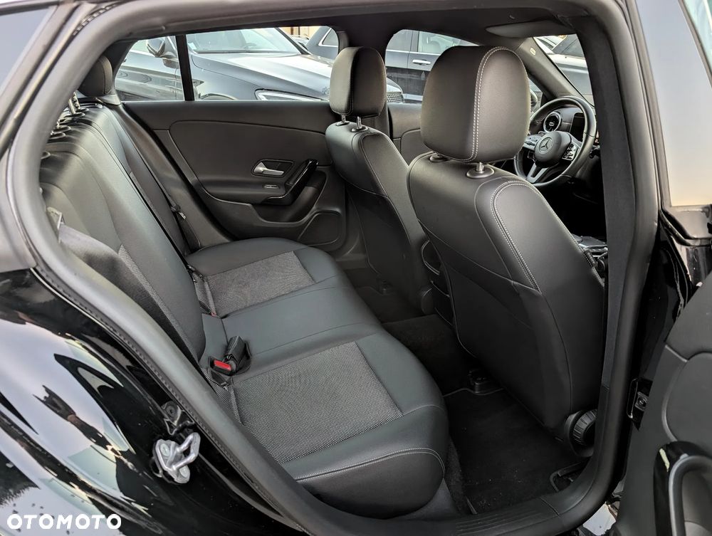 Mercedes-Benz CLA 200 d Shooting Brake 8G-DCT - 13