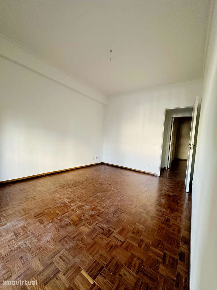 Apartamento T3 com 2 casas de banho em Odivelas - Grande imagem: 3/9