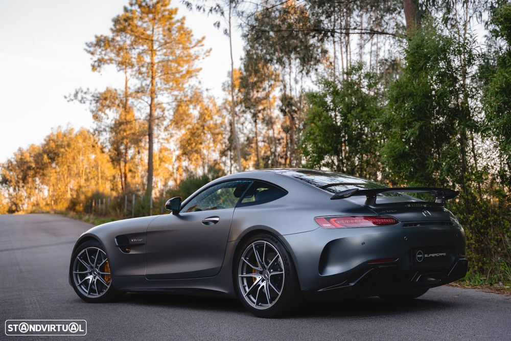 Mercedes-Benz AMG GT R - 13