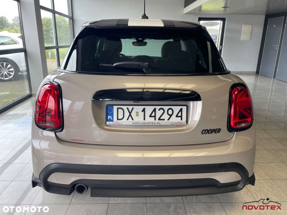 MINI Cooper Essential Trim - 7
