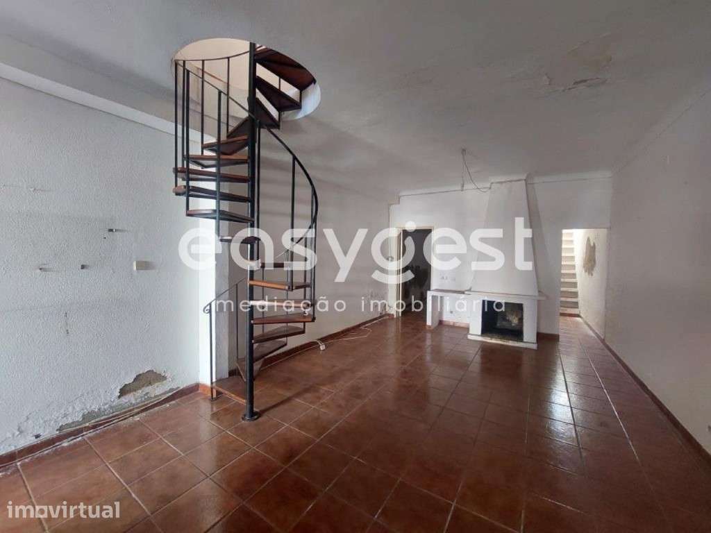Moradia com 3 quartos e logradouro localizada em Ferreira do Alentejo - Grande imagem: 2/28