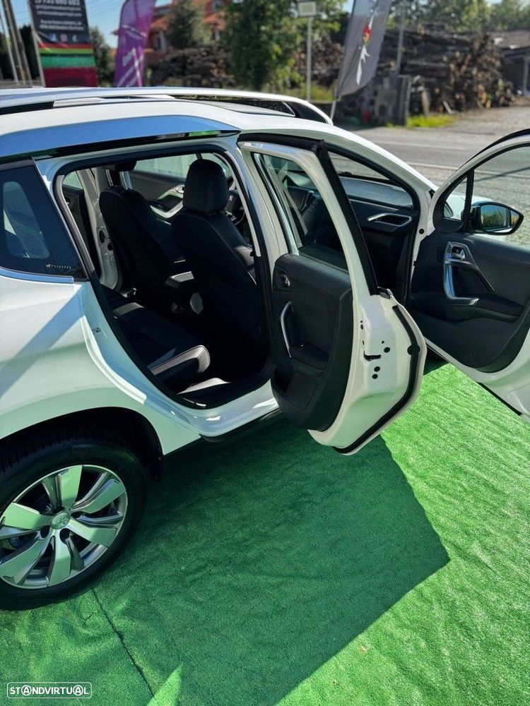 Peugeot 2008 1.2 PureTech Allure - 21