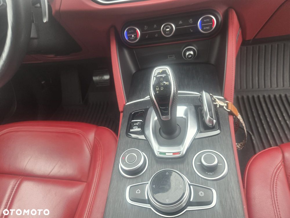 Alfa Romeo Stelvio 2.0 Turbo Super Q4 - 23