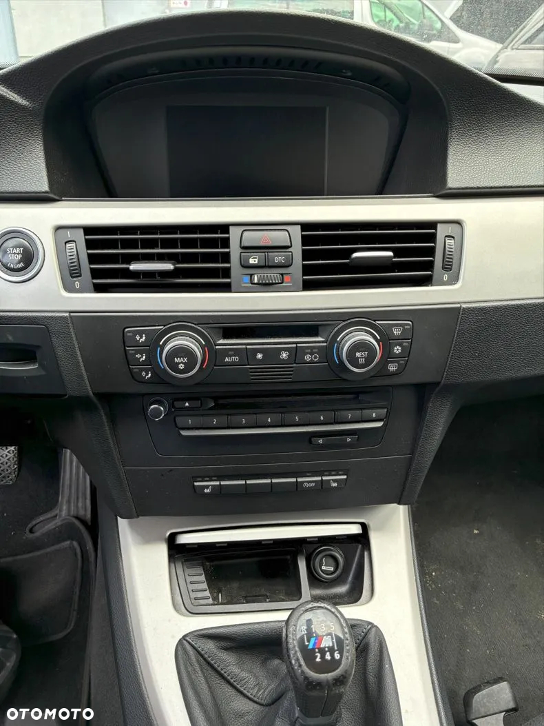 BMW Seria 3 318i - 9