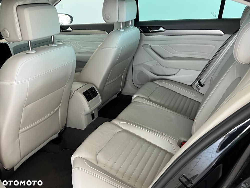Volkswagen Passat 2.0 TSI 4Mot Elegance DSG - 40