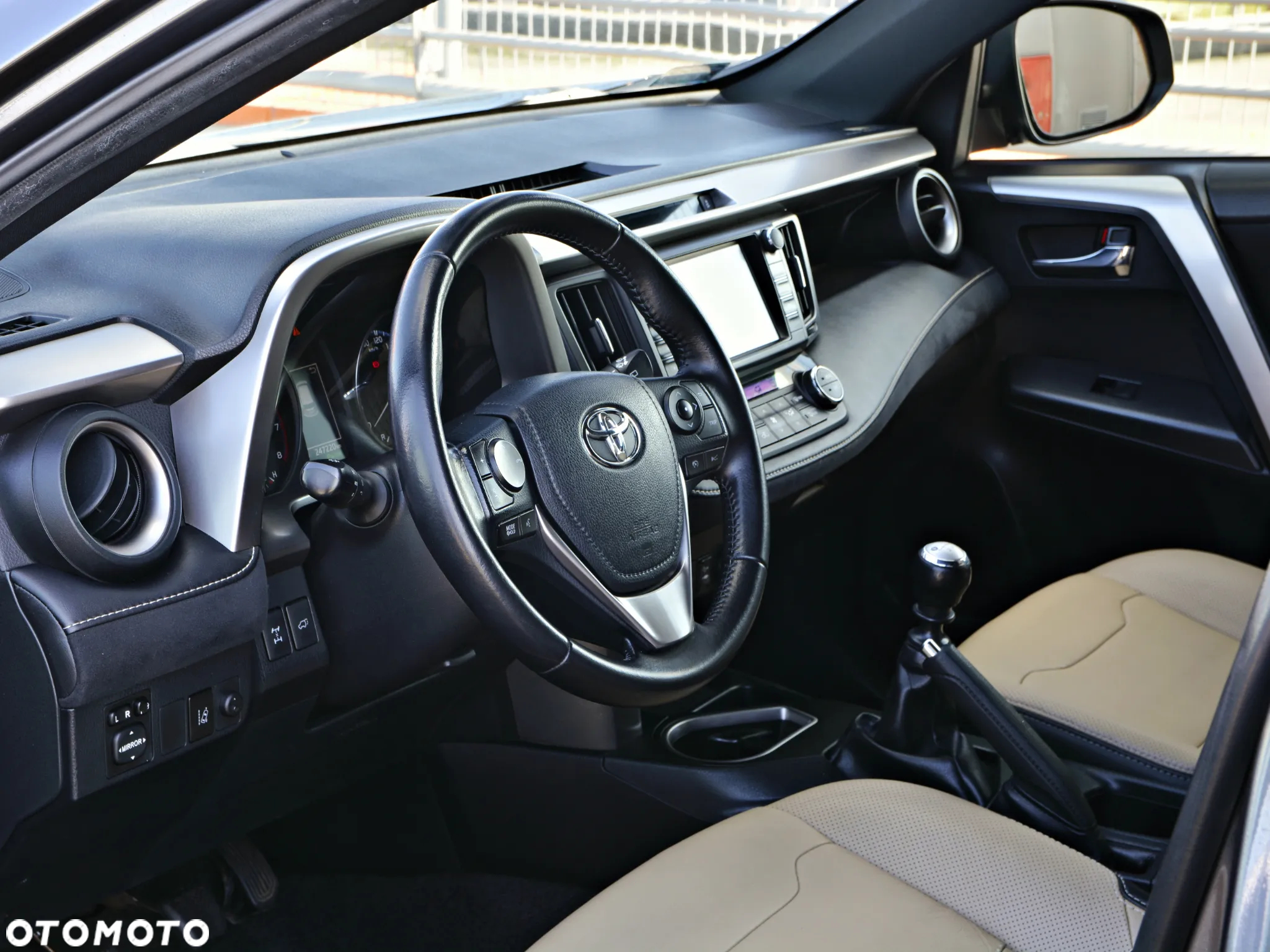 Toyota RAV4 - 4