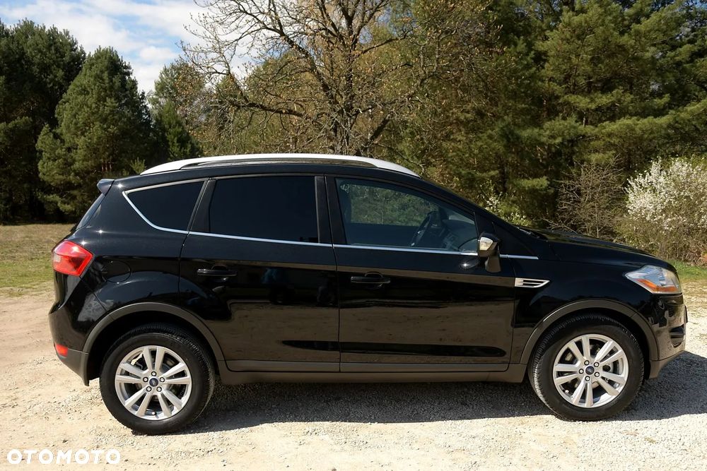 Ford Kuga 2.0 TDCi 2x4 Titanium - 10