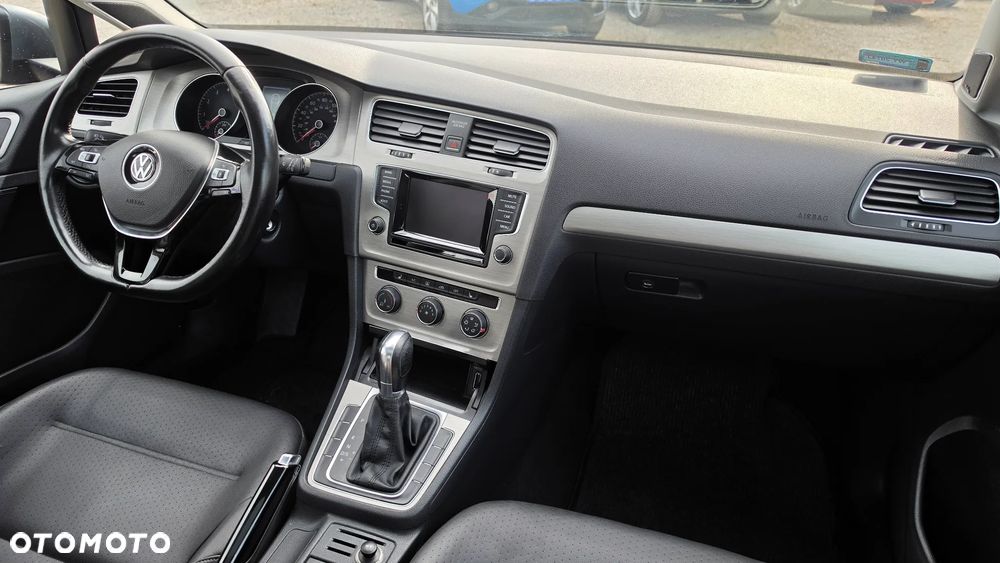 Volkswagen Golf - 17