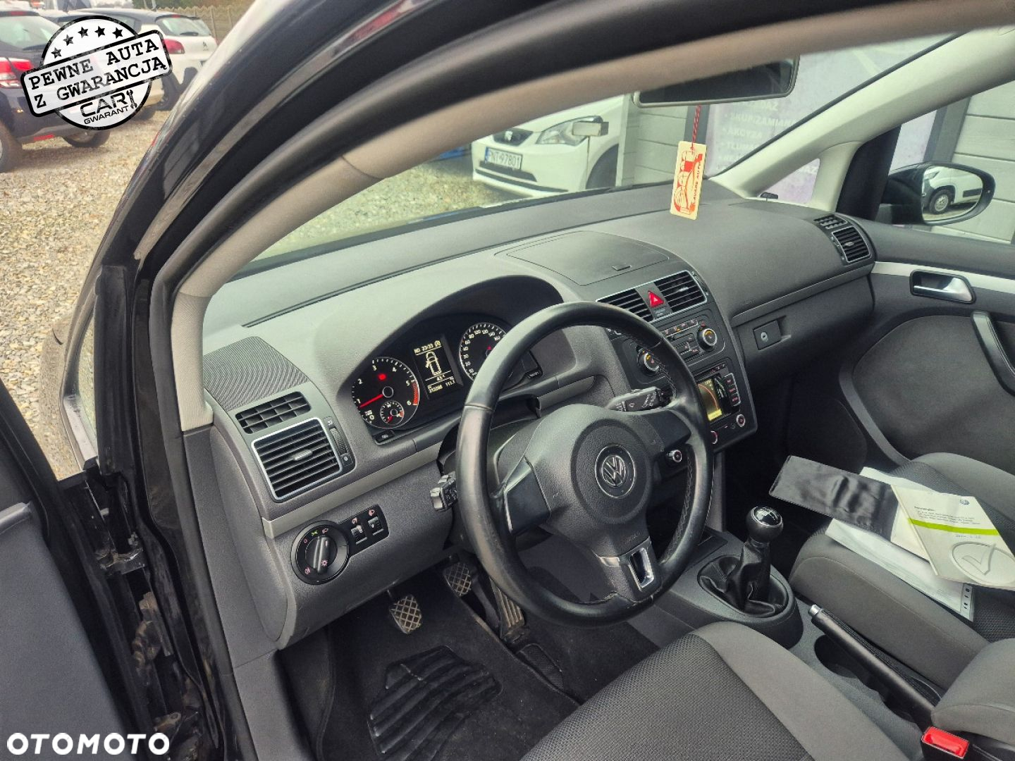 Volkswagen Touran - 11
