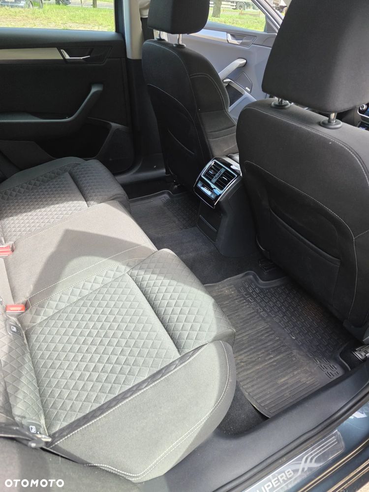 Skoda Superb 2.0 TDI Style DSG - 11