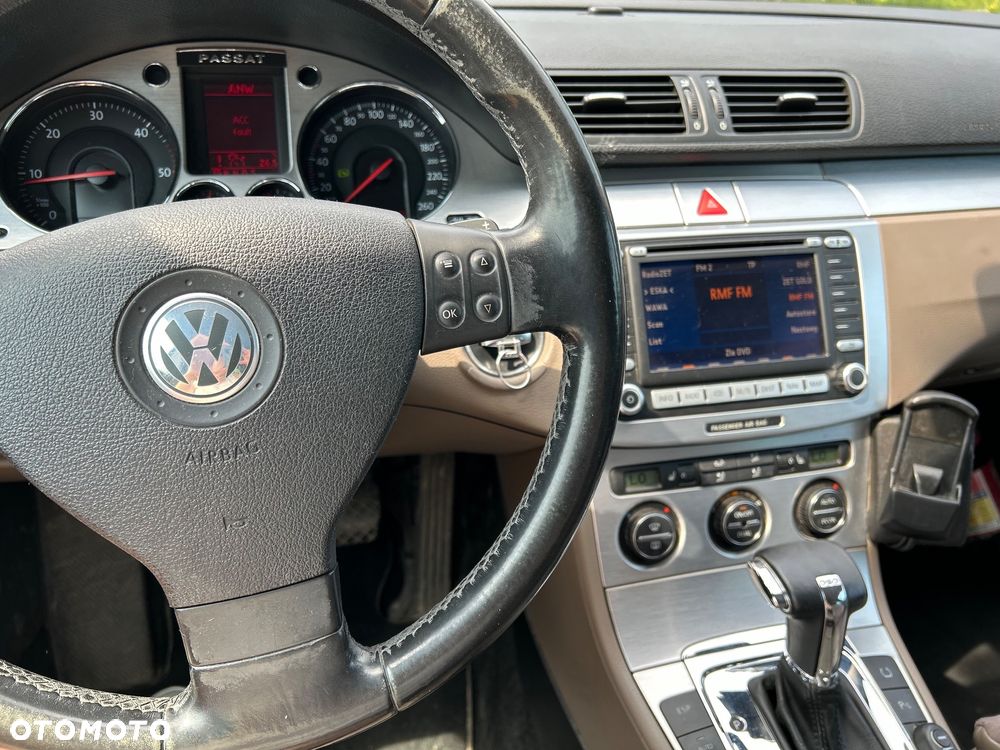 Volkswagen Passat - 4
