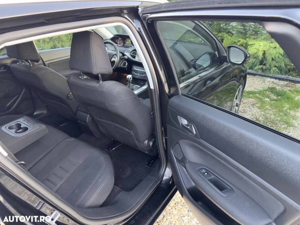 Peugeot 308 130 e-THP Stop & Start Allure - 22