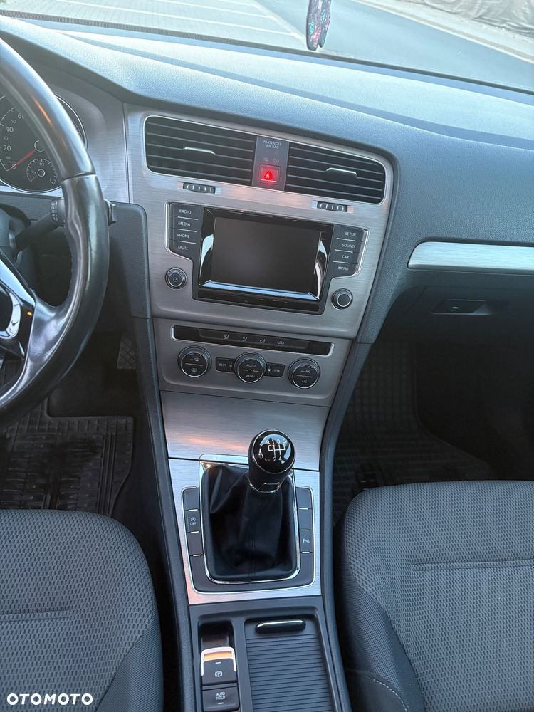 Volkswagen Golf 1.6 TDI BlueMot Comfortline - 11
