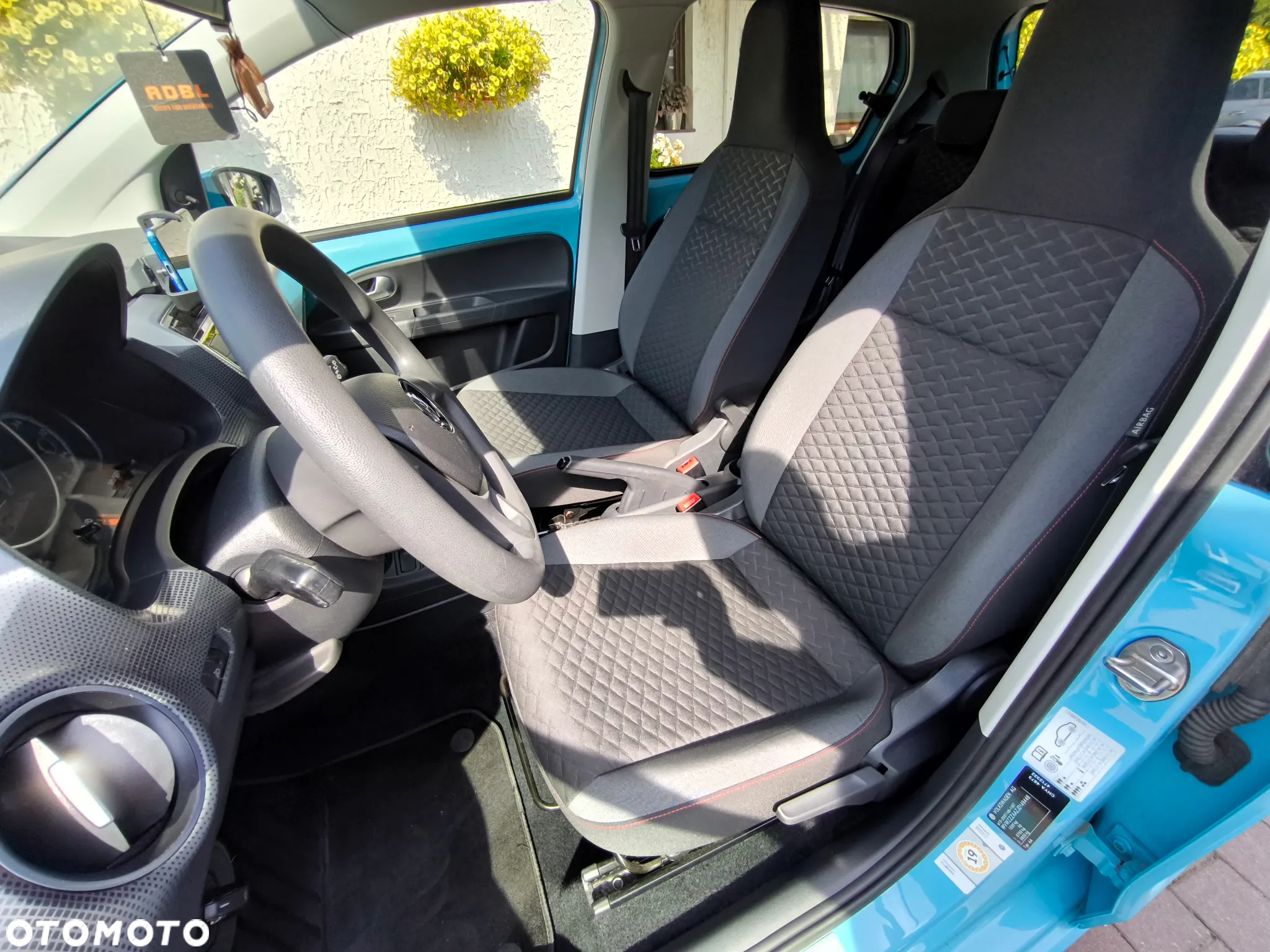 Volkswagen up! - 19