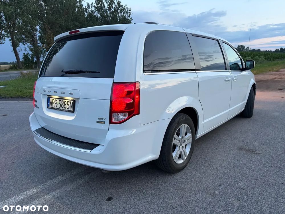 Dodge Grand Caravan - 5