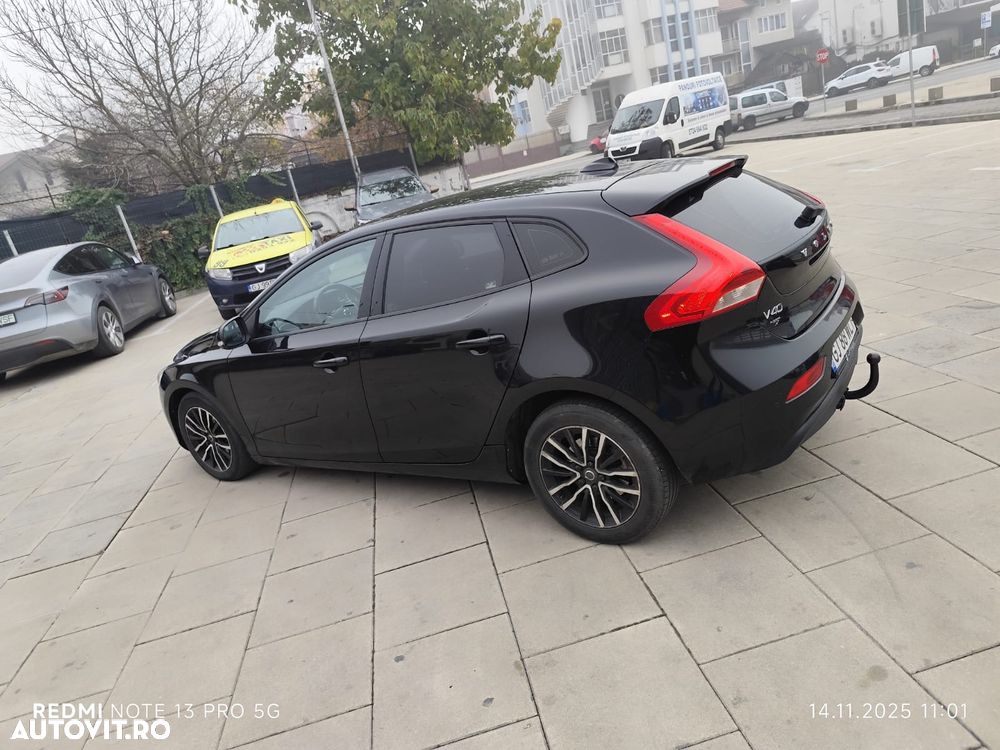 Volvo V40 D2 DRIVe Momentum - 1