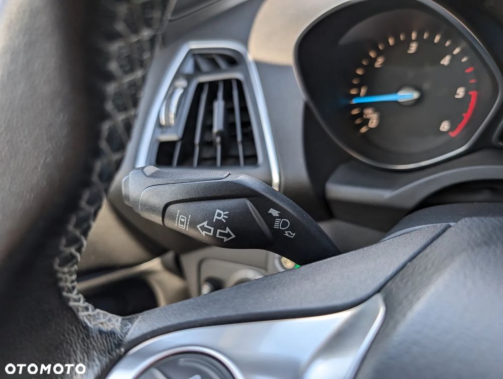 Ford Kuga 2.0 TDCi 4x4 Titanium - 25