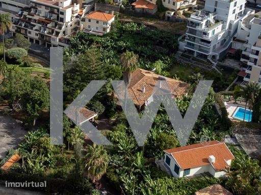 Moradia estilo quinta madeirense na Fé-Barreiros inserida em 1080m2 - Grande imagem: 3/4
