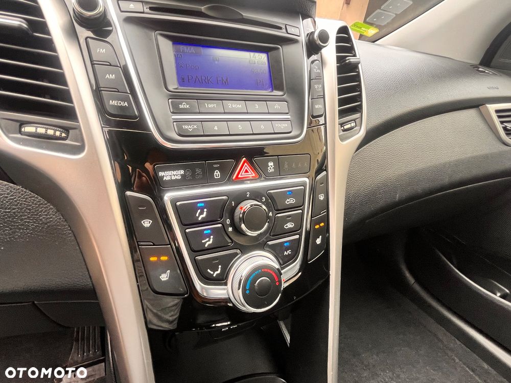 Hyundai i30 1.6 Comfort - 13